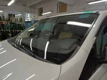 Лобовое стекло Toyota Granvia