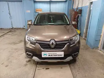 Renault Logan Stepway с новым лобовым стеклом в сервисе